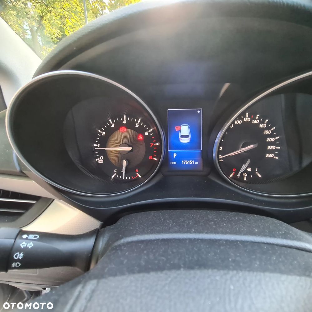 Toyota Avensis - 5