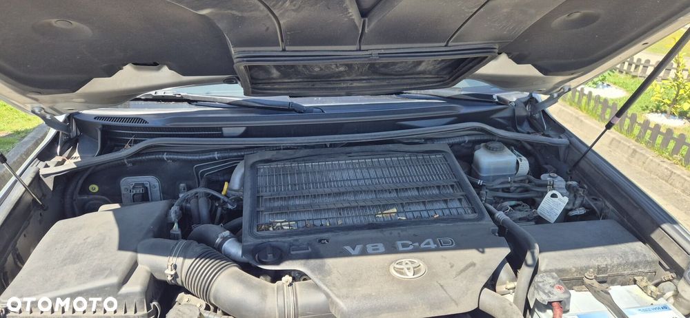 Toyota Land Cruiser - 9