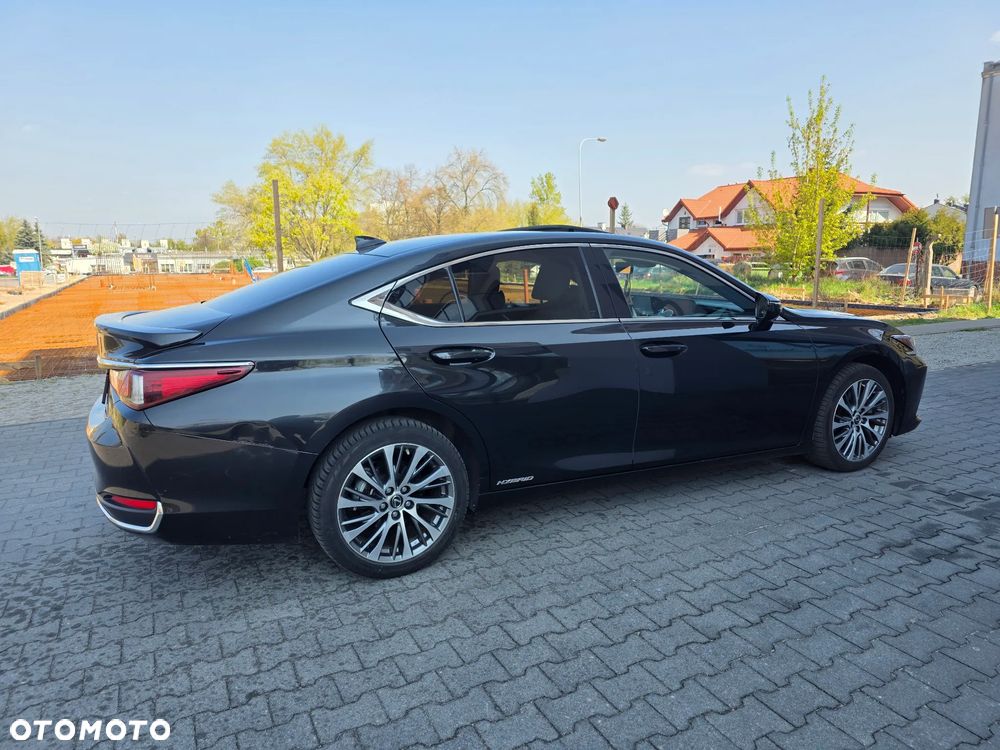 Lexus ES 300h Prestige - 8