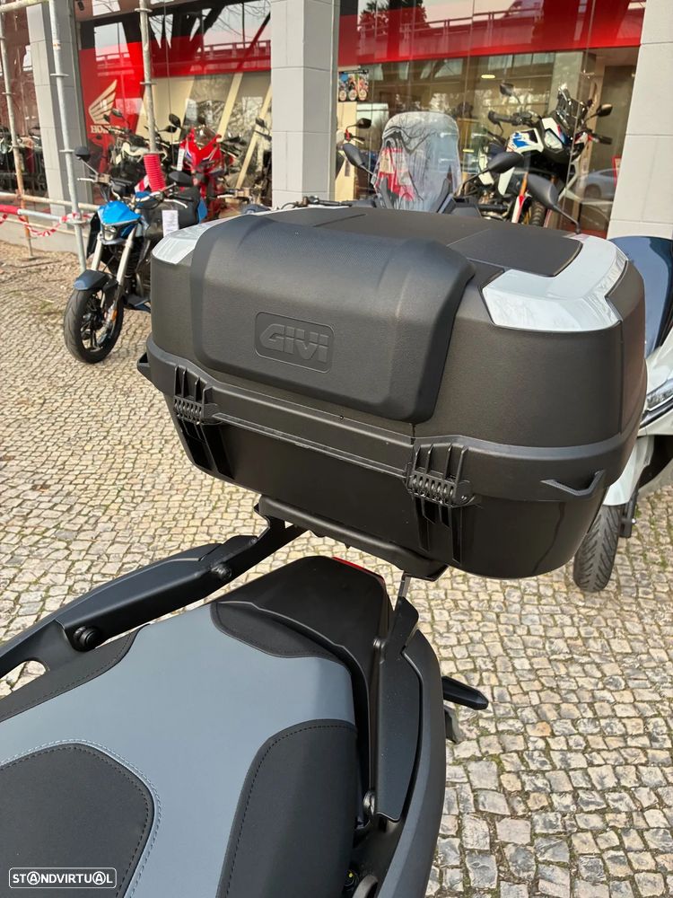 Honda ADV 350 IA - 8