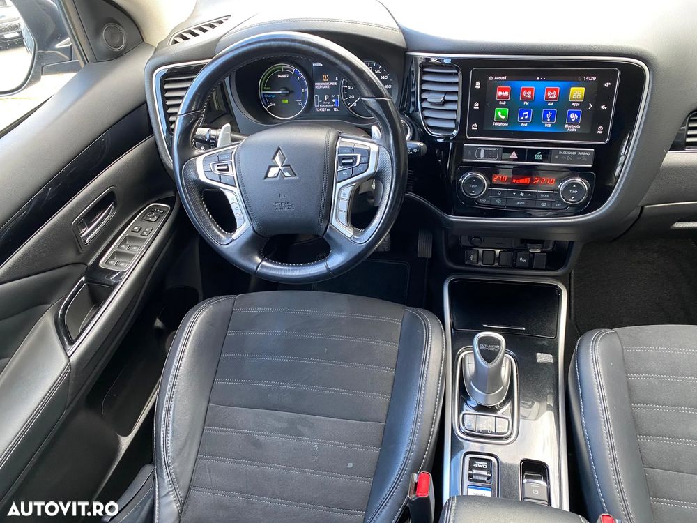 Mitsubishi Outlander - 16