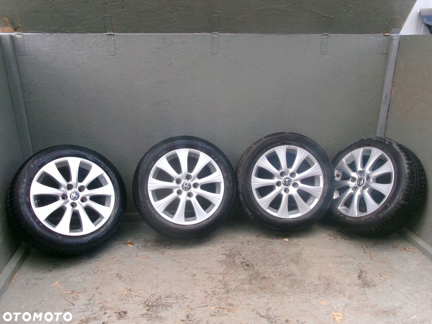 Toyota Camry VIII Alu Felgi koła z oponami Nokian 215/55/R17 Zima Zimowe - 1