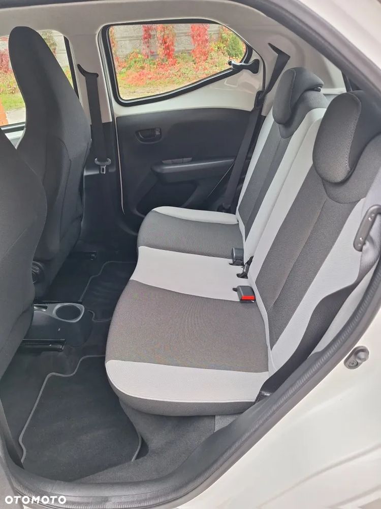 Toyota Aygo x-play - 8