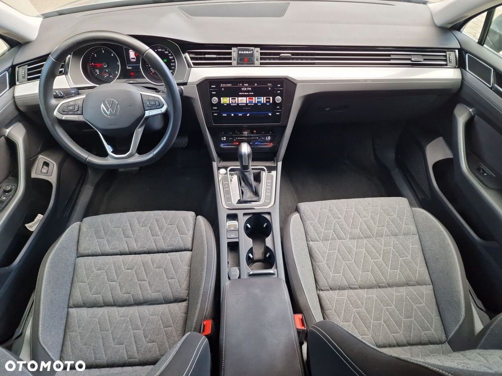 Volkswagen Passat - 29