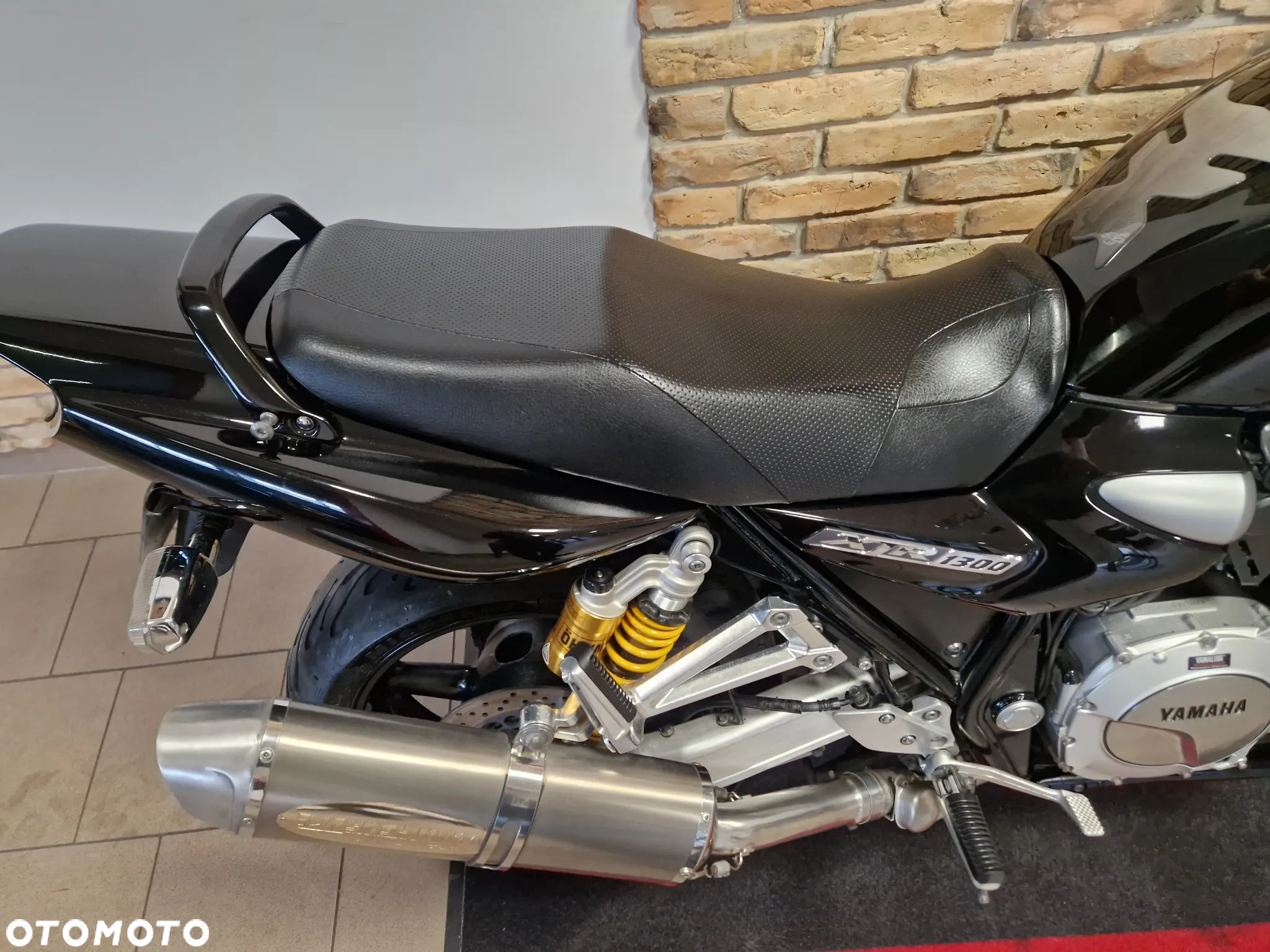 Yamaha XJR - 24