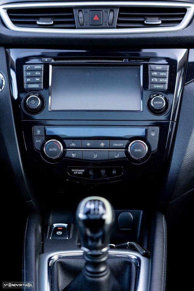 Nissan Qashqai 1.5 dCi N-Connecta - 17