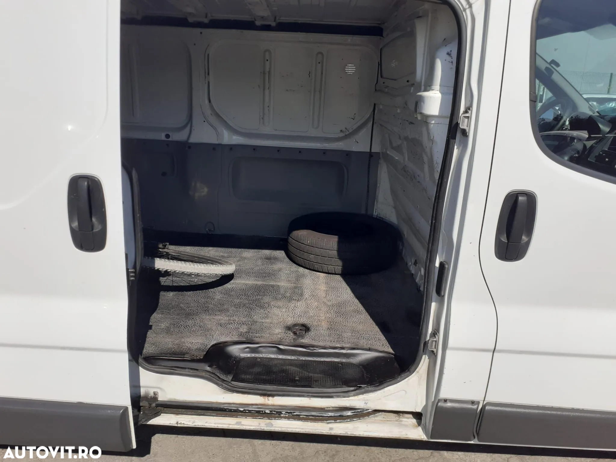 Renault Trafic - 8