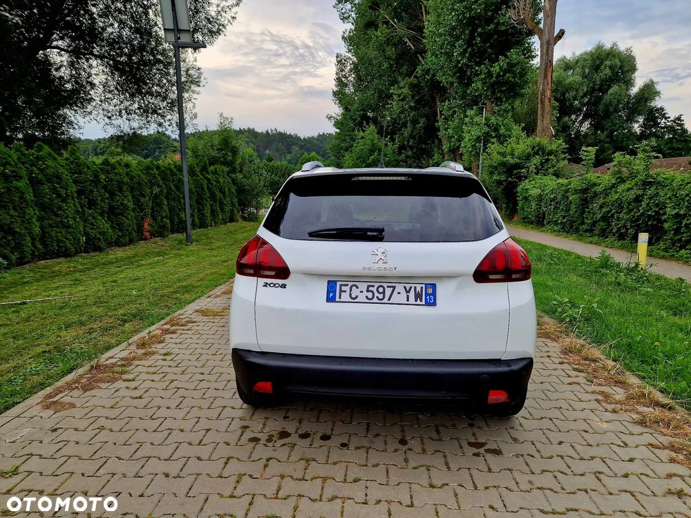 Peugeot 2008 - 9