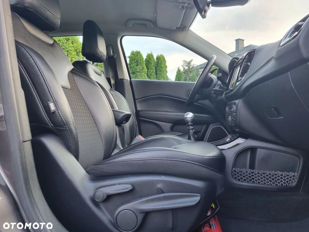 Jeep Compass 1.4 TMair Night Eagle FWD S&S - 31