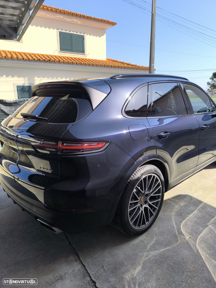 Porsche Cayenne E-Hybrid - 3