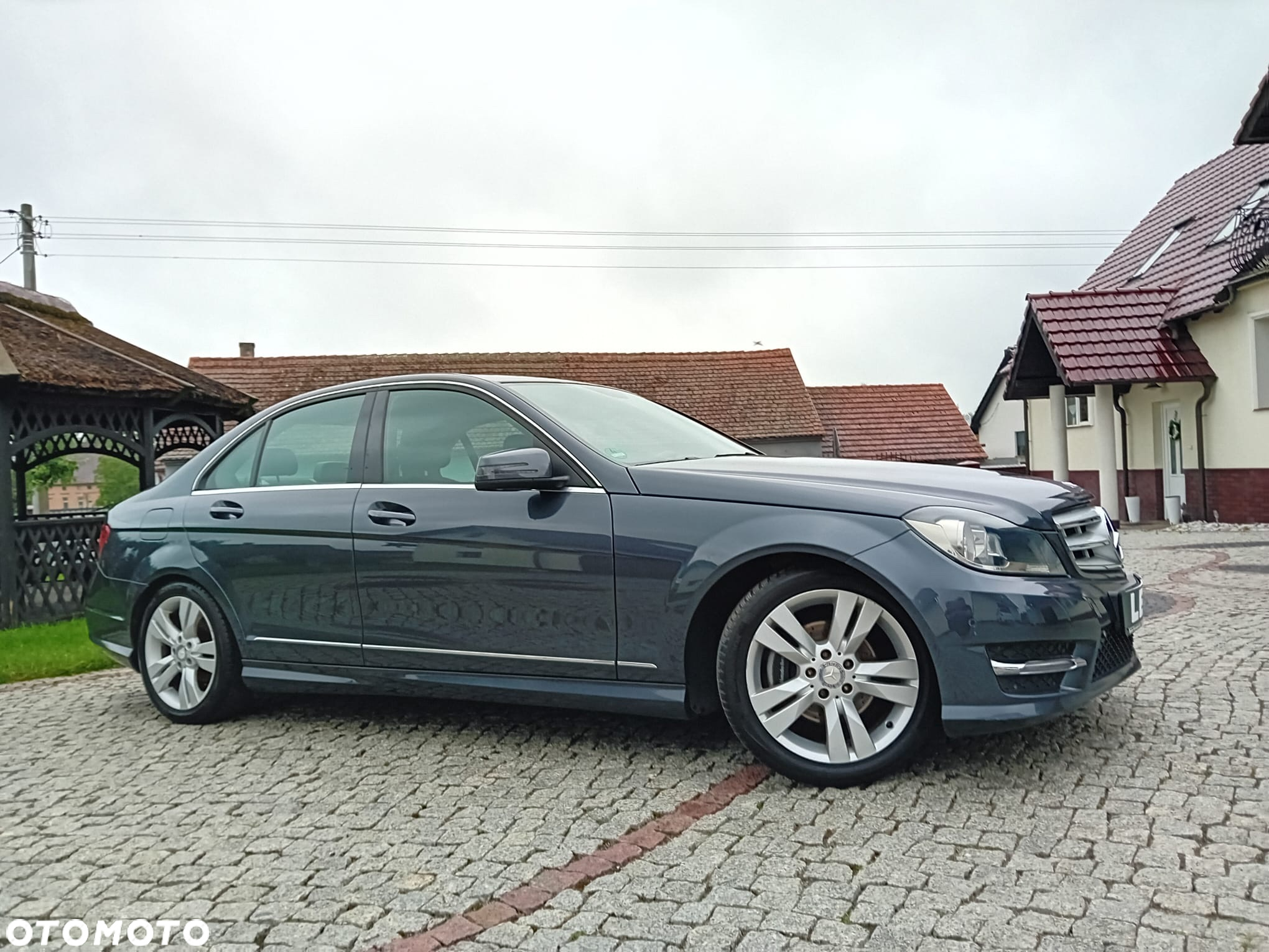 Mercedes-Benz Klasa C 180 CGI BlueEff Avantgarde - 5