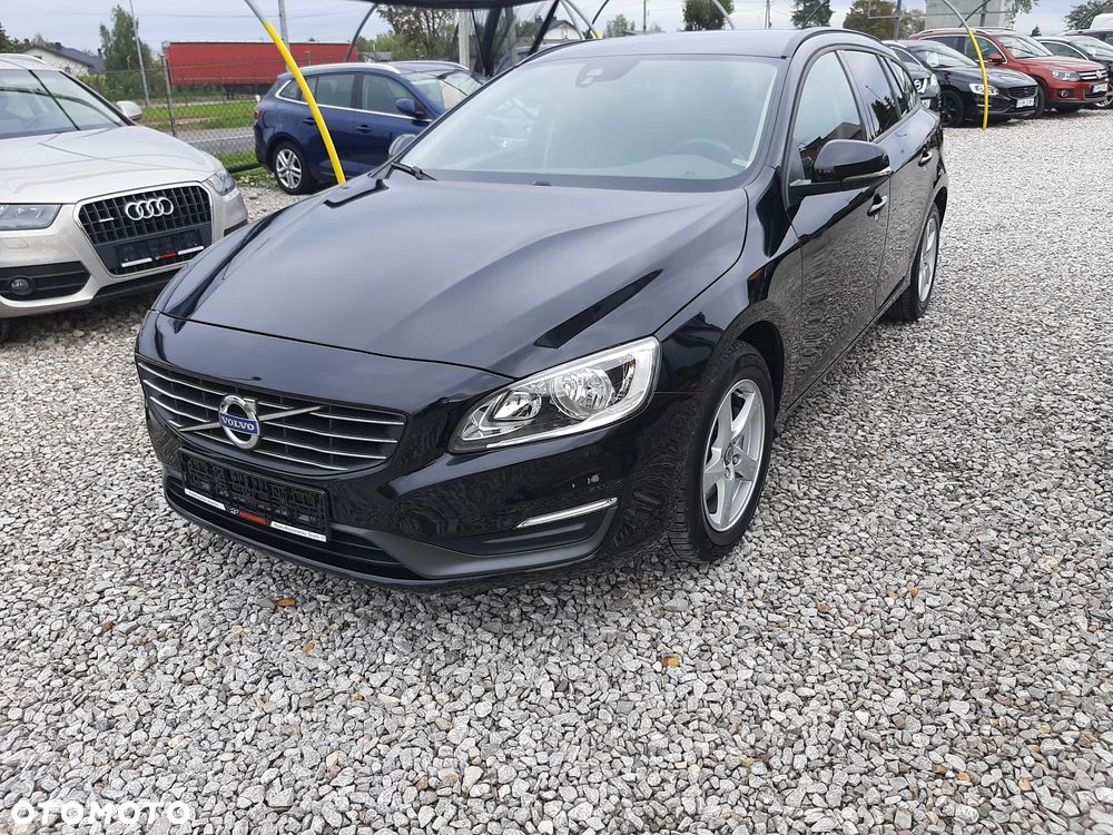 Volvo V60 D2 Momentum - 12