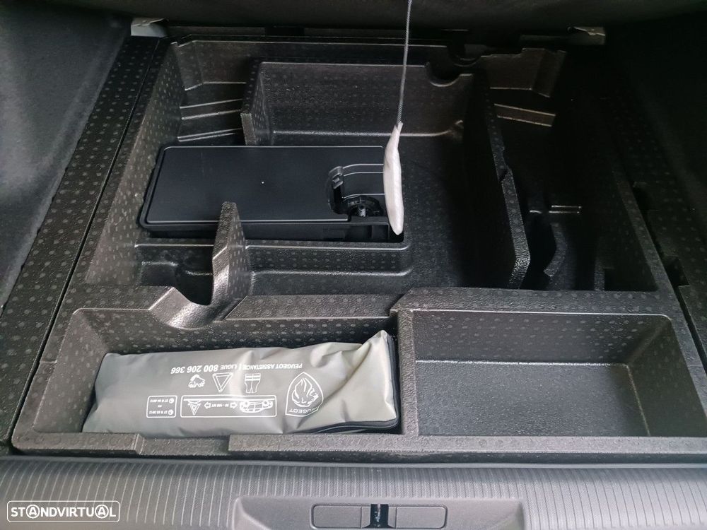 Peugeot 308 1.2 Hybrid Allure e-DCS6 - 33