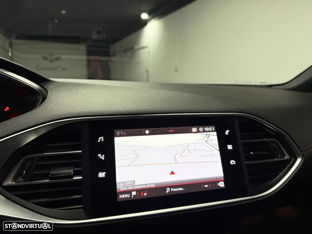 Peugeot 308 BlueHDi FAP 130 EAT8 Stop & Start GT - 28