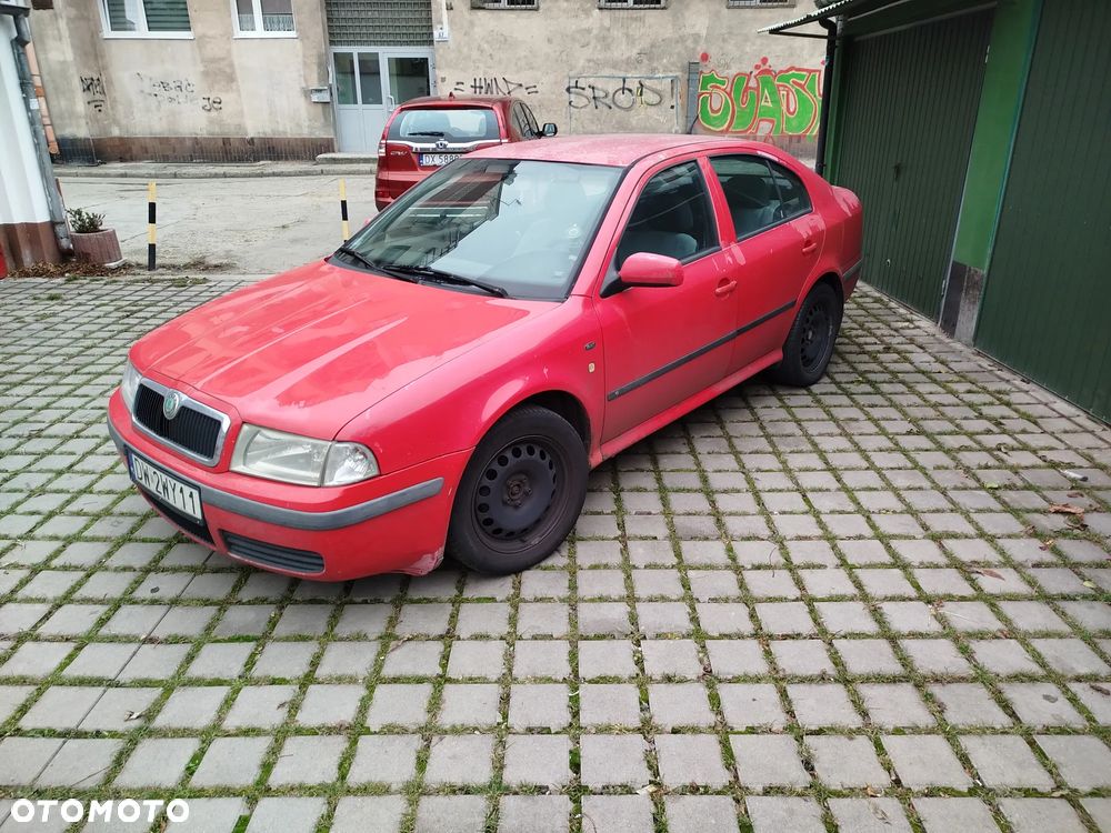 Skoda Octavia 1.6 Ambiente - 2