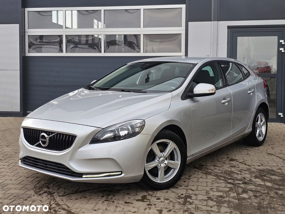 Volvo V40 D2 Momentum - 1