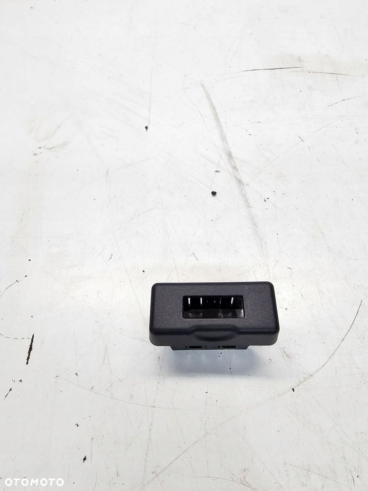 OSŁONA ZAŚLEPKA WTYCZKI MMI AUDI VW SEAT 4F0035909 - 2