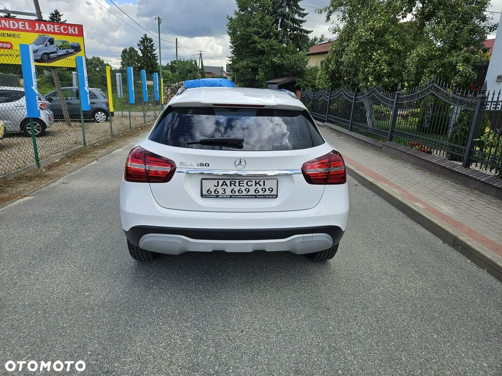 Mercedes-Benz GLA - 5