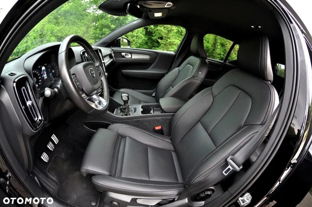Volvo XC 40 T3 R-Design - 19