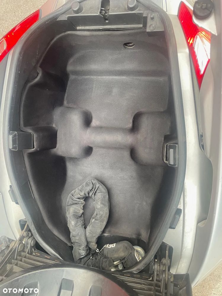 Peugeot Satelis - 11