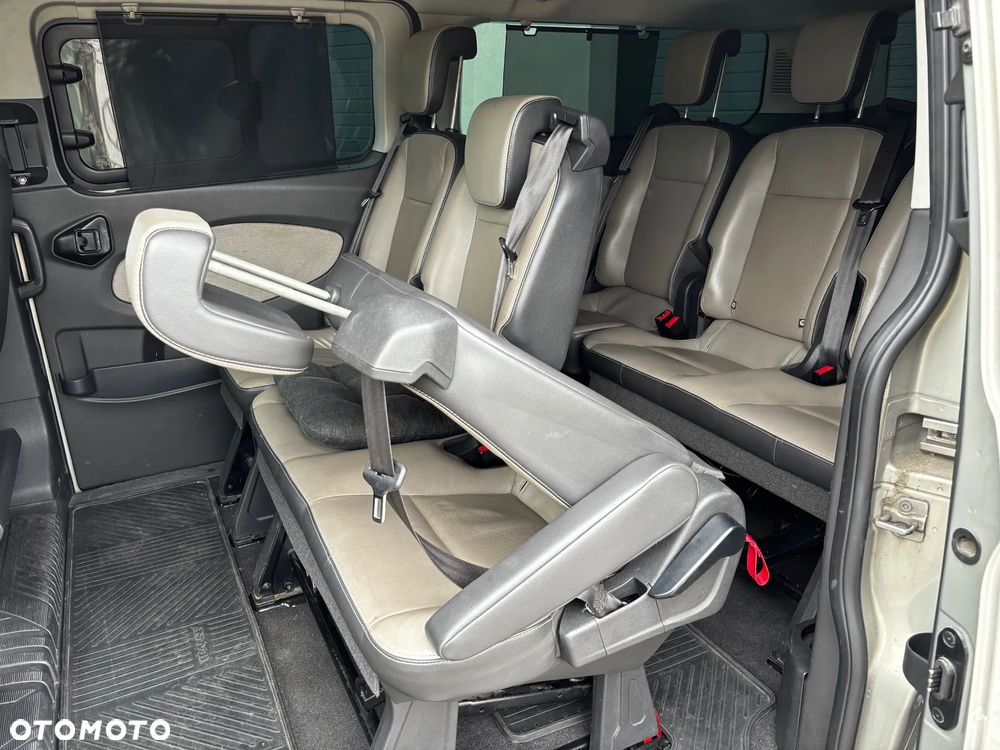 Ford Tourneo Custom 300 L2H1 VA Titanium - 36