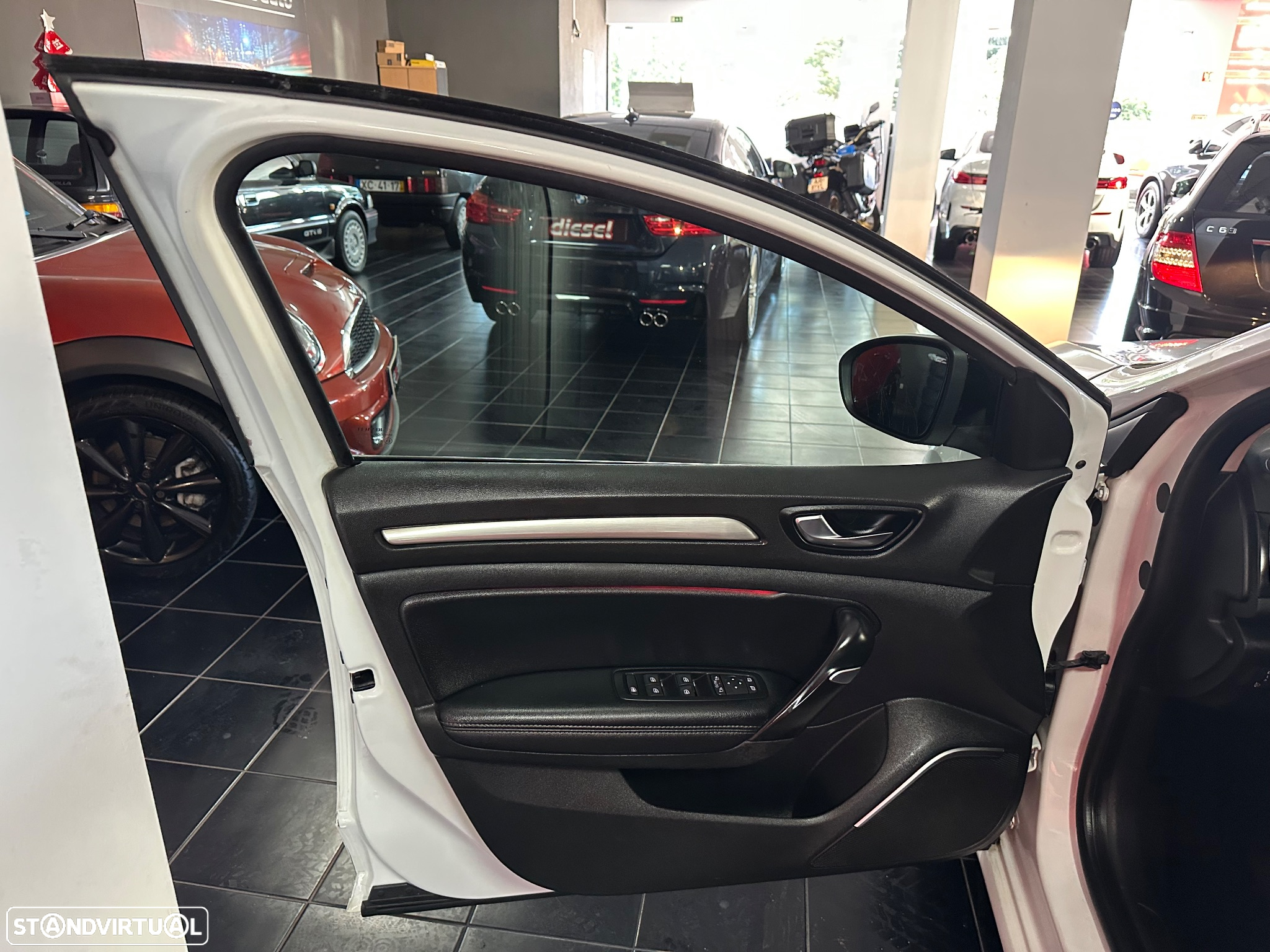 Renault Mégane Sport Tourer ENERGY dCi 110 EDC INTENS - 11