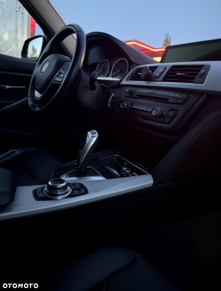 BMW Seria 3 320d Efficient Dynamic Edition - 12