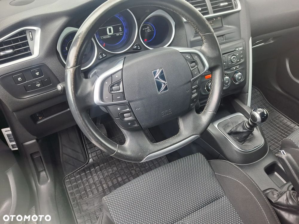 Citroën DS4 e-HDi 110 SoChic - 19