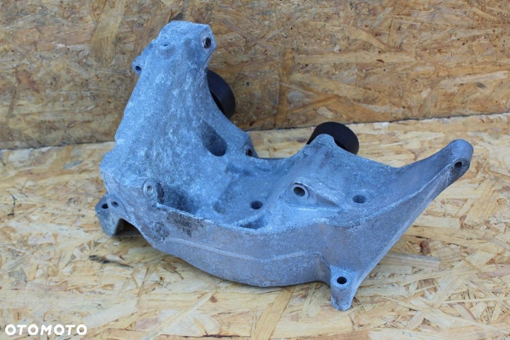 Łapa mocowanie alternatora BMW n47 2.0d 7802639 - 2