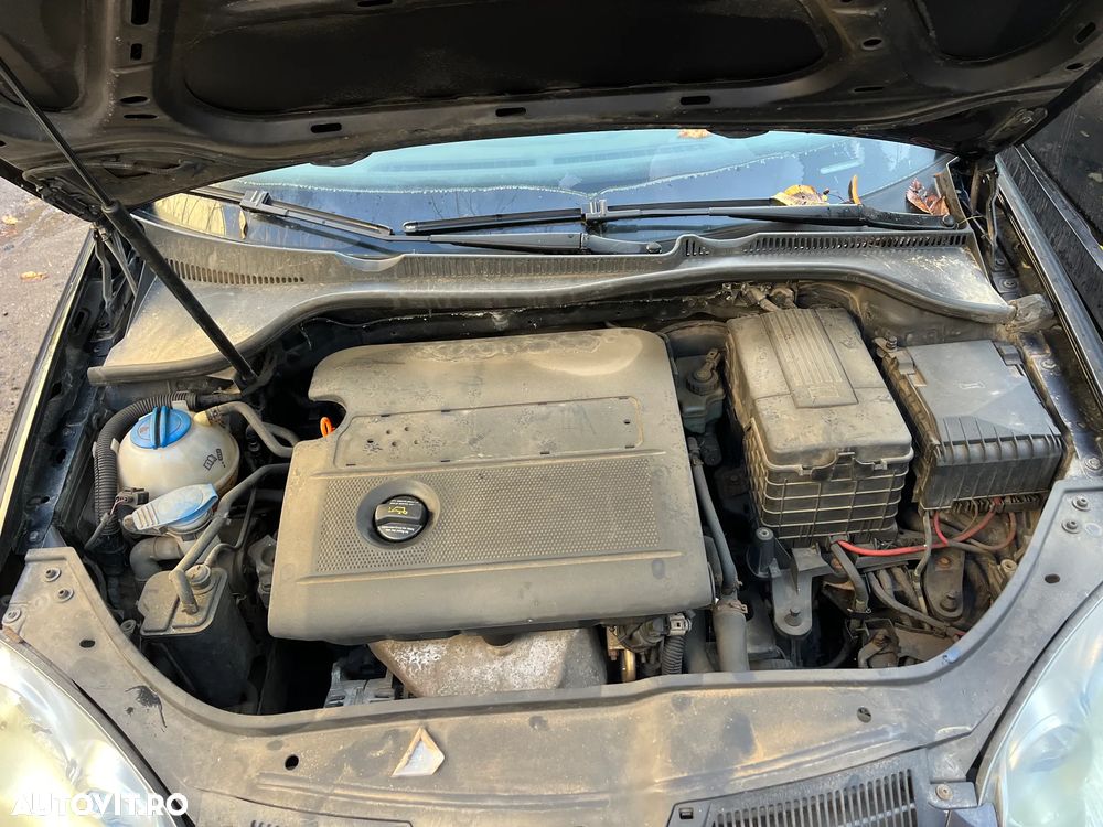 Dezmembrez VW Volkswagen Golf 5 negru diesel 2007 - 7