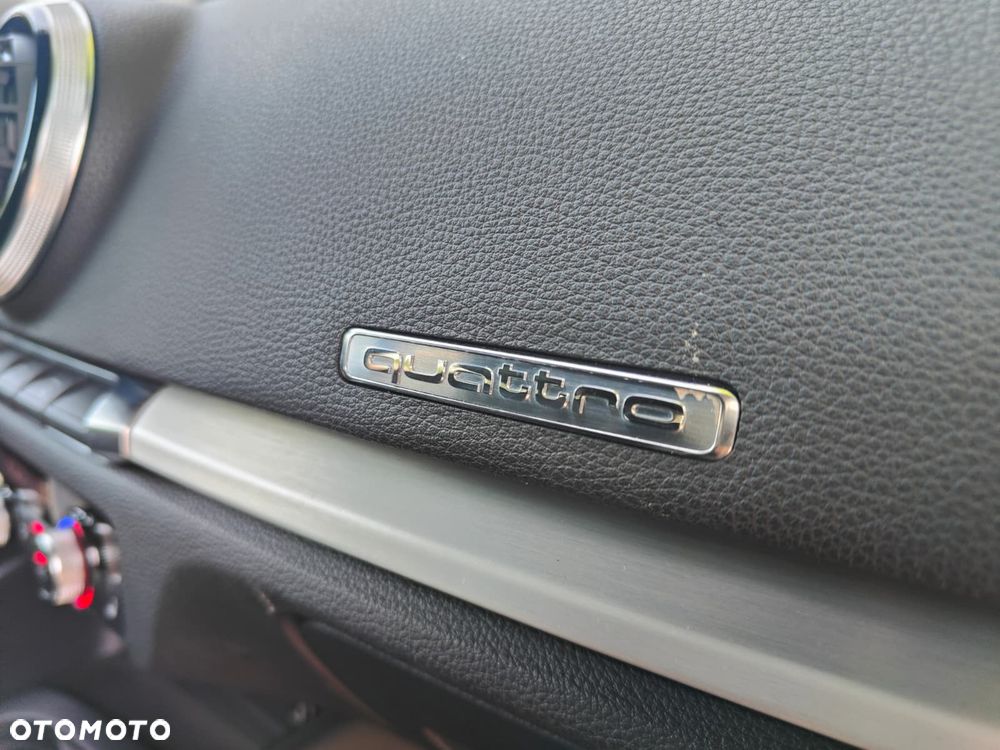 Audi A3 Sportback 2.0 TDI (clean diesel) quattro S tronic S line Sportpaket - 28