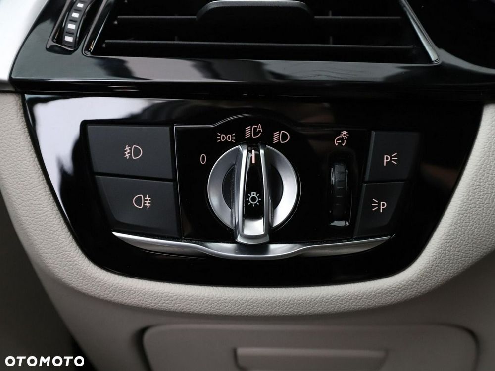 BMW Seria 5 530e iPerformance xDrive Luxury Line - 37