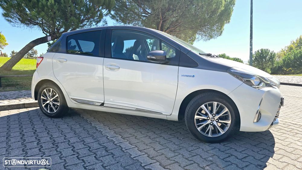 Toyota Yaris 1.5 HSD 20 Anos - 17