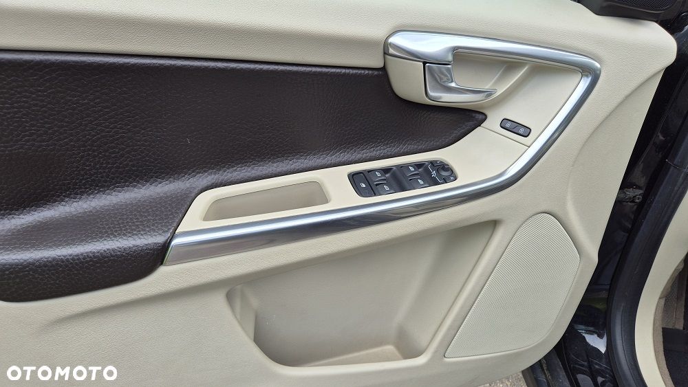 Volvo XC 60 D3 R-Design - 11