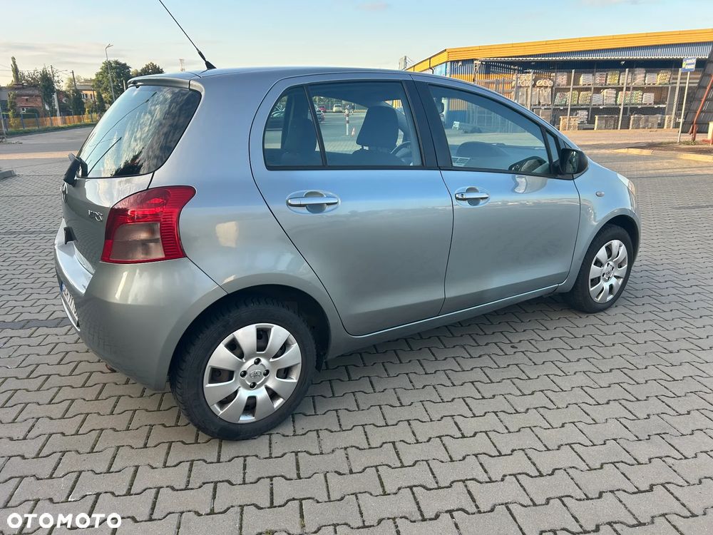 Toyota Yaris 1.3 VVT-i Sol - 8