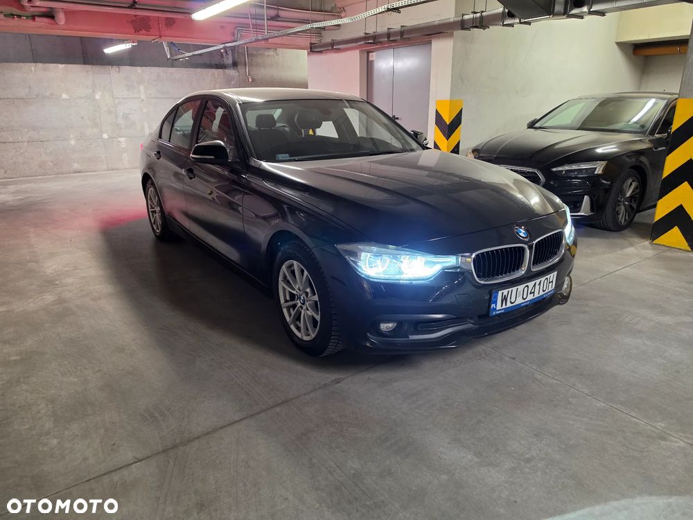 BMW Seria 3 318d - 4