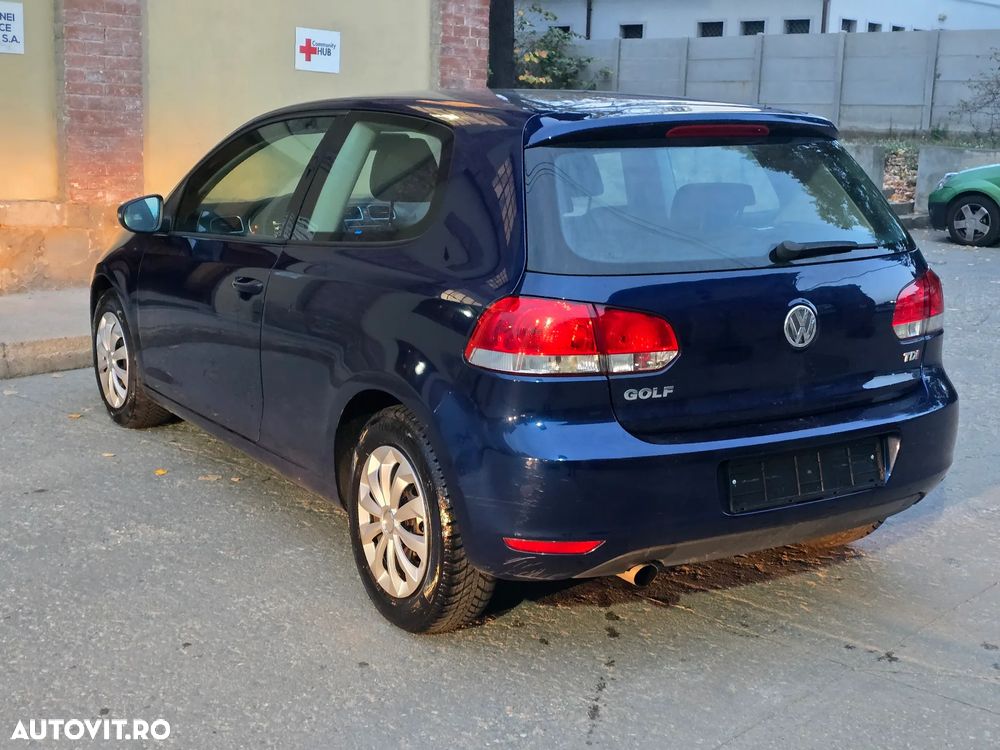 Volkswagen Golf 1.6 TDI BlueMotion Technology DPF Comfortline - 3