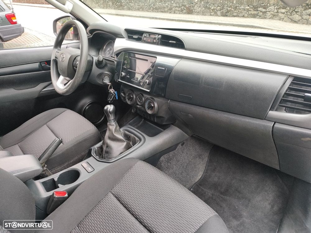 Toyota Hilux 2.4 D-4D 4WD CD CH - 8