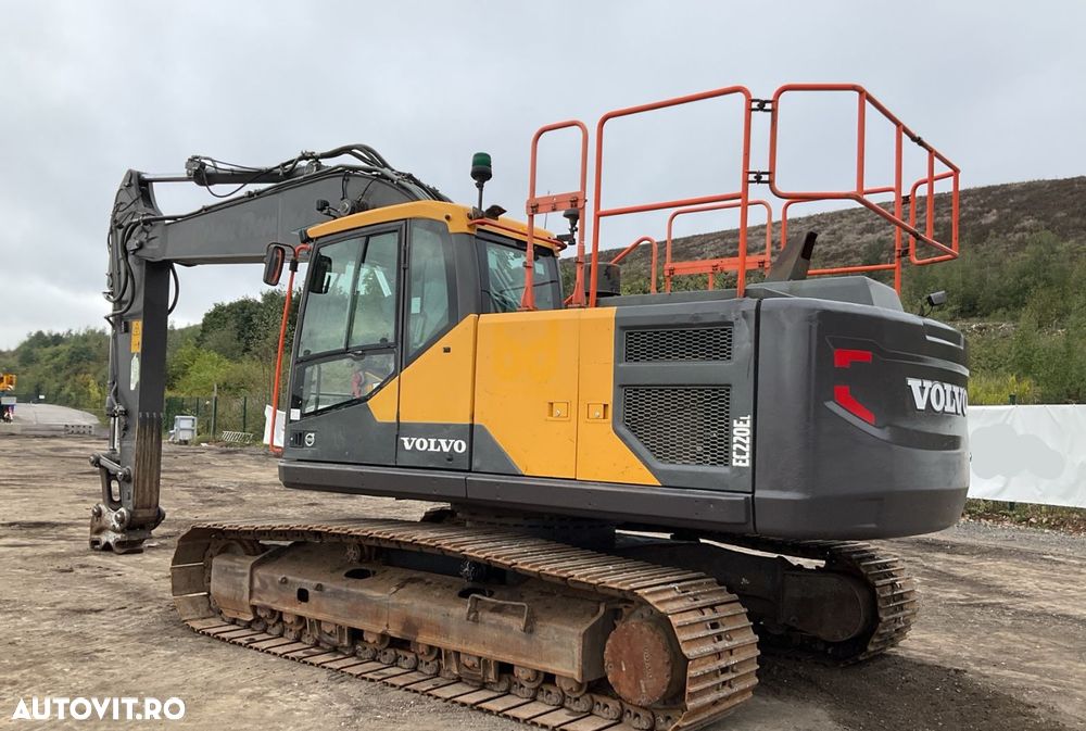 Volvo EC220EL Excavator - 2