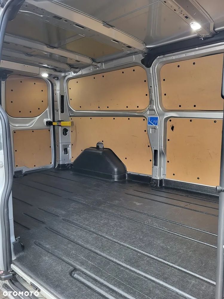 Ford TRANSIT CUSTOM - 12