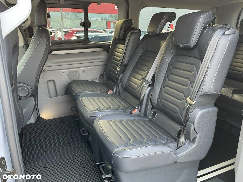 Ford Tourneo Custom - 14