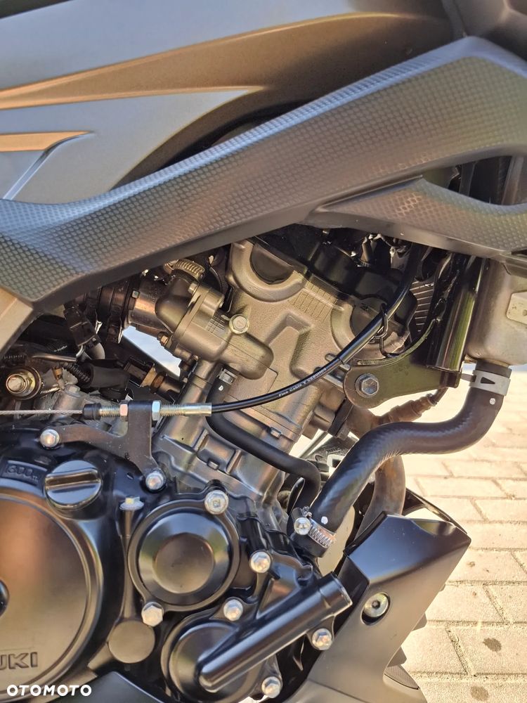 Suzuki GSX - 10