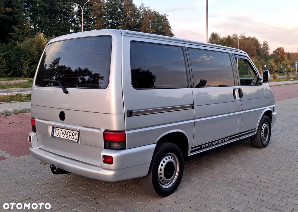 Volkswagen Caravelle - 4