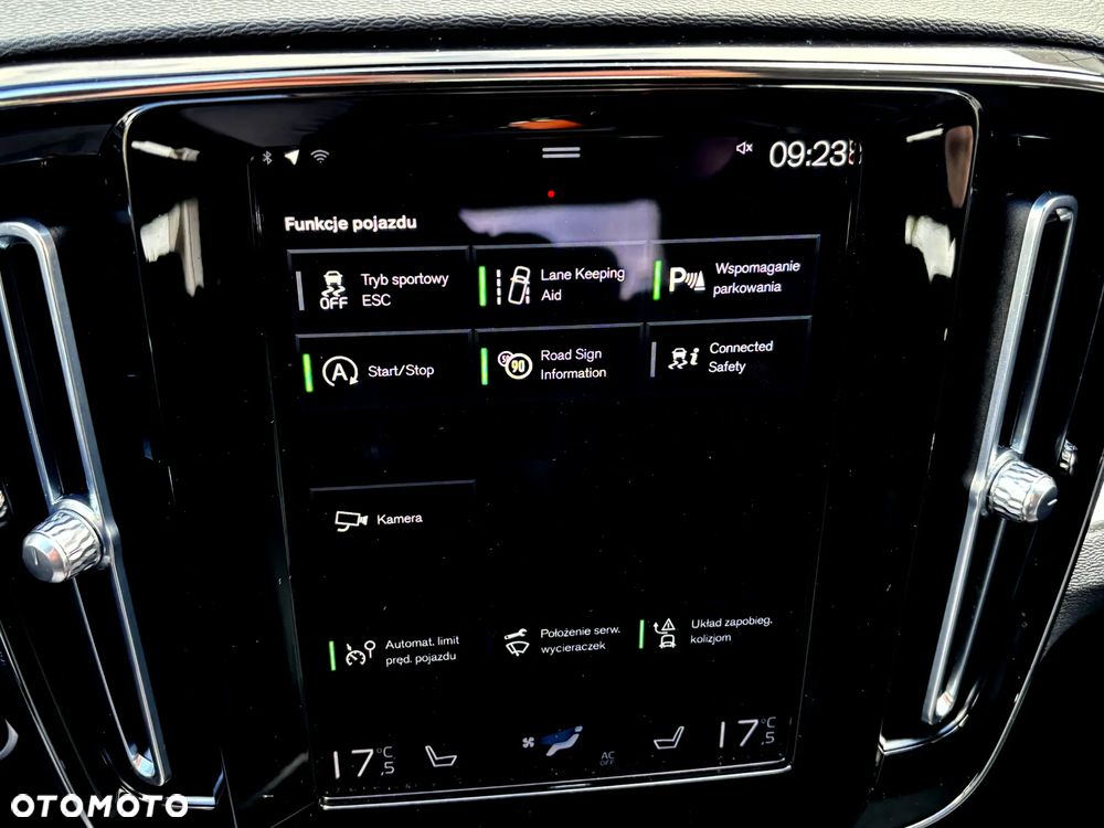 Volvo XC 40 B4 B Geartronic Momentum Pro - 24