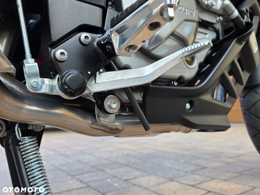 Suzuki V-STROM - 24