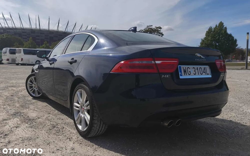 Jaguar XE 2.0 D AWD Portfolio - 3