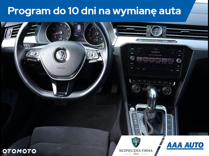 Volkswagen Passat - 8