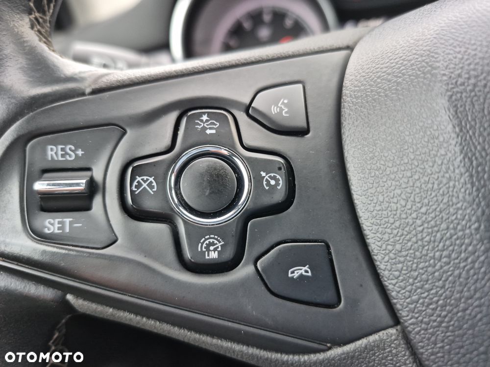 Opel Astra 1.4 T Elite S&S - 22