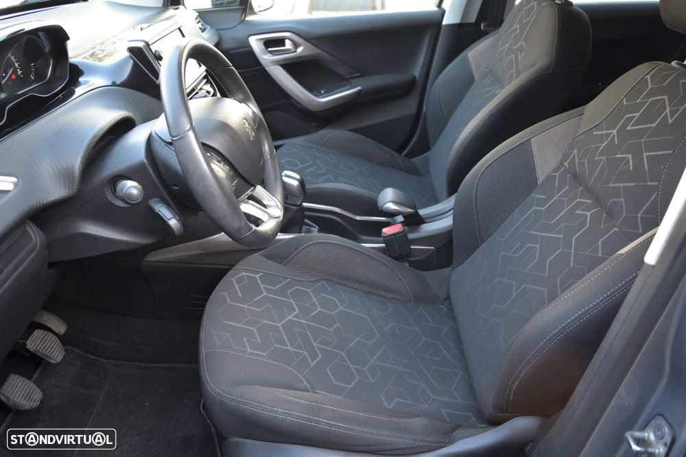 Peugeot 2008 1.2 PureTech Style - 6