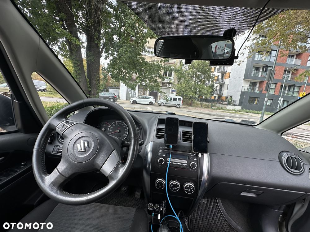 Suzuki SX4 1.6 GS/Premium - 11